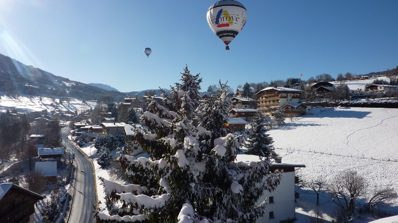 10.01.12 135 Promenade en montgolfière.JPG