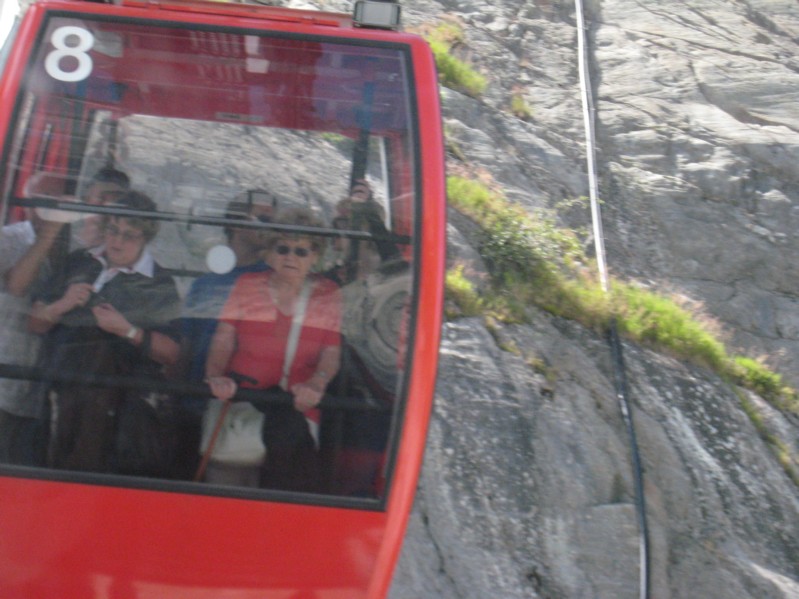 09.07.28 100 Descente vers la Mer de Glace.JPG