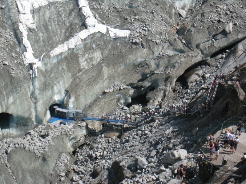 09.07.28 101 Descente vers la Mer de Glace.JPG