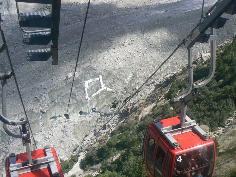 09.07.28 104 Descente vers la Mer de Glace.JPG