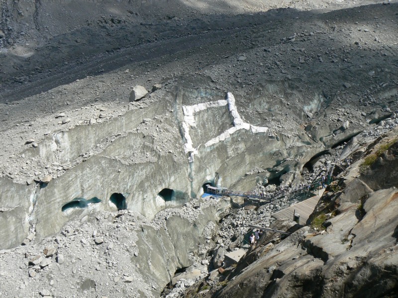 09.07.28 107 Descente vers la Mer de Glace.JPG